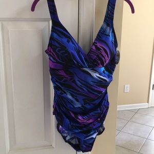 NWT Body Sculptor swimsuit 💦